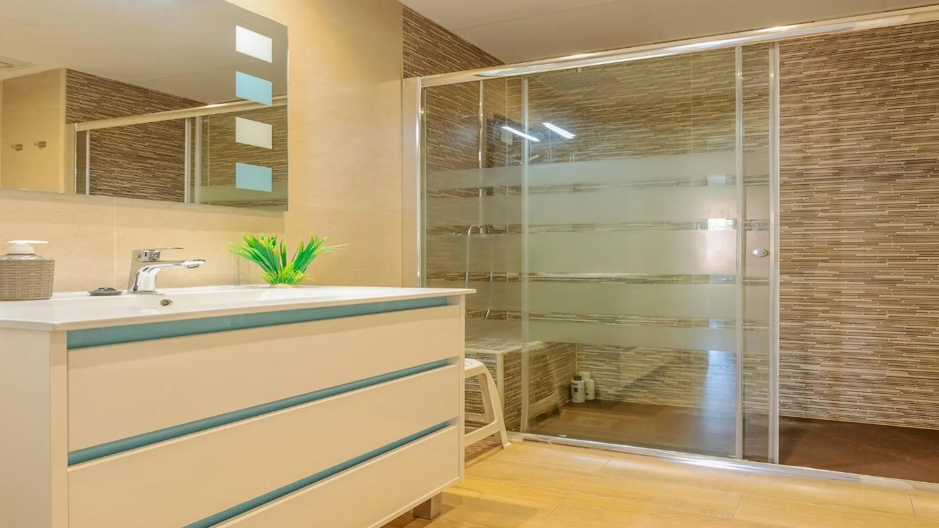 Belvilla By Oyo Cozy Apartment 린콘데라빅토리아 0*,